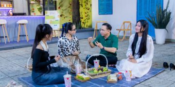Diễn viên Đặng Phương Trâm gây ấn tượng khi hóa thân thành nàng trưởng phòng thông minh, bản lĩnh trong Tổ Phản Hồi 404