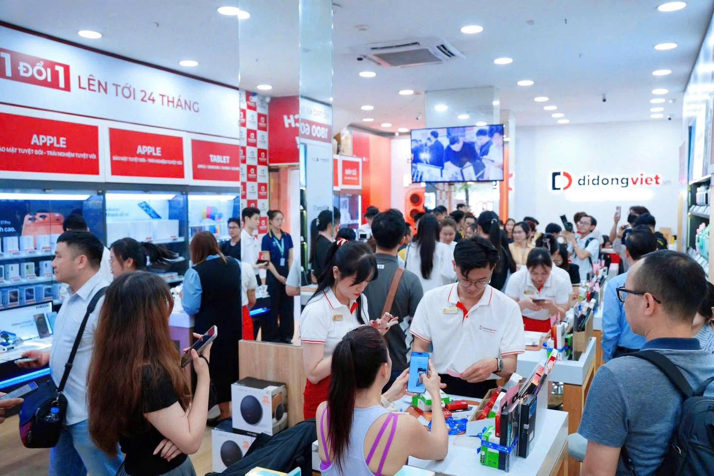 10/10 bùng nổ sale công nghệ: Điện thoại, tablet giá sốc, phụ kiện công nghệ chỉ từ 10 nghìn đồng