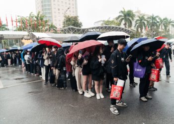 CUNG ĐIỀN KINH MỸ ĐÌNH BÙNG NỔ TRONG NGÀY CHUNG KẾT ĐẤU TRƯỜNG DANH VỌNG MÙA ĐÔNG 2025