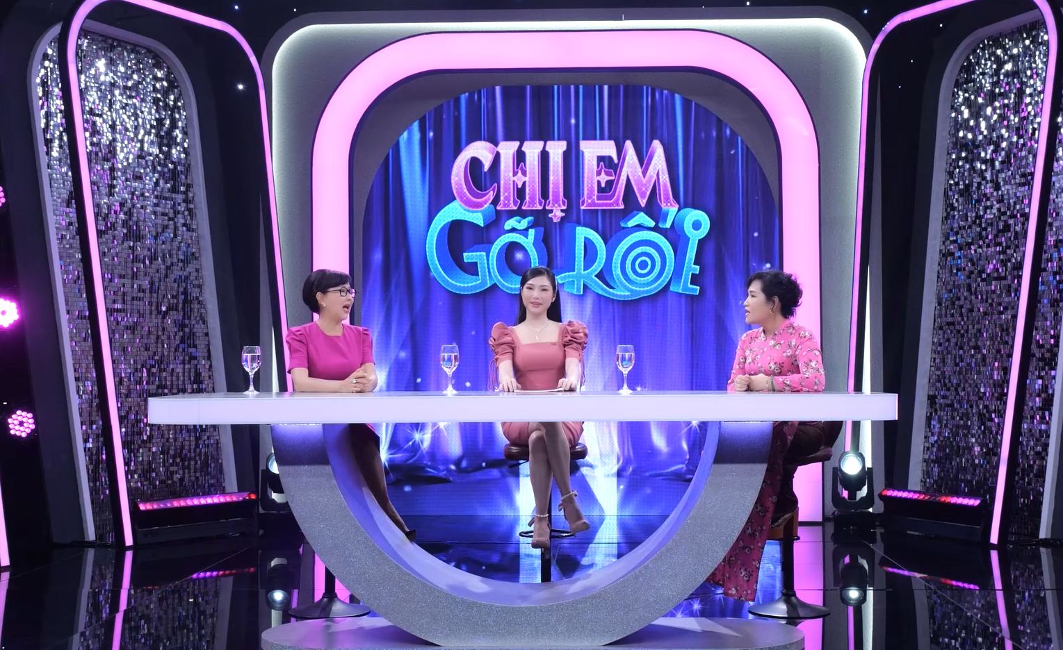 Chị Em Gỡ Rối: Diễn viên Phương Dung: “Tình nghĩa quan trọng hơn tiền mừng cưới”