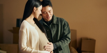 VỢ PHAN MẠNH QUỲNH VÁC “BỤNG BẦU” TIẾP TỤC ĐÓNG MV CÙNG CHỒNG