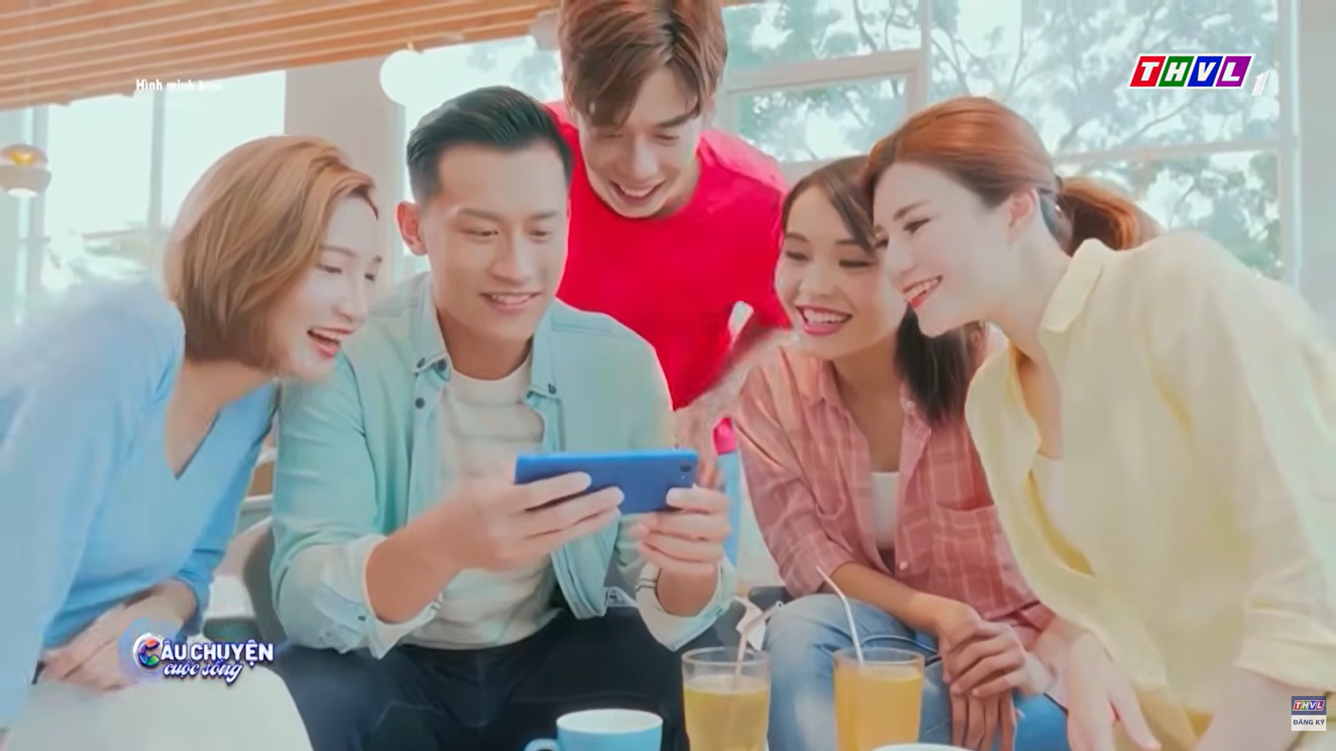 Thuật toán gây nhiễu và kỷ nguyên số cho trẻ: Khi công nghệ cần đi đôi với quản trị tư duy