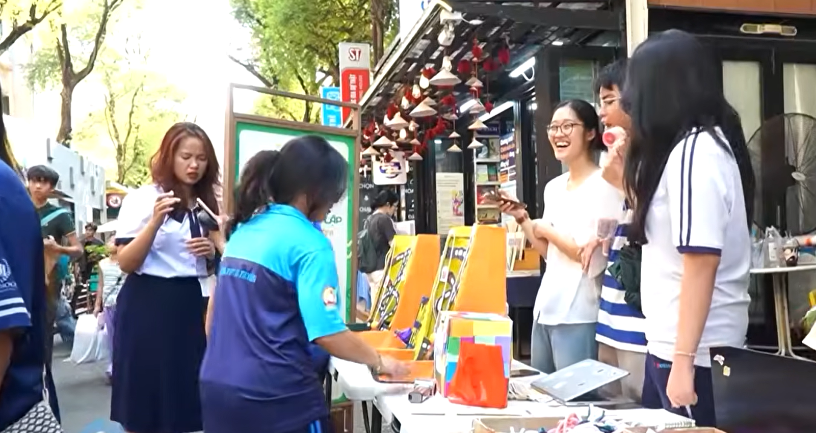 Đừng Để Áp Lực Cuộc Sống Làm Rạn Nứt Hôn Nhân: Bí Quyết Lựa Chọn Điềm Tĩnh Và Duy Trì Kết Nối Gia Đình Thời Bận Rộn