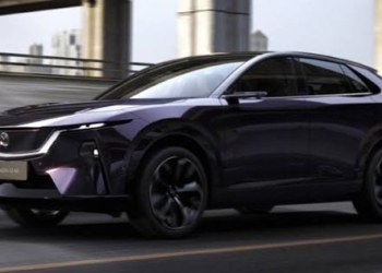 Cụm cảm biến LiDAR nóc xe đưa tính năng tự hành NoA đô thị lên SUV điện Mazda CX-6e ở tầm giá 21.700 USD