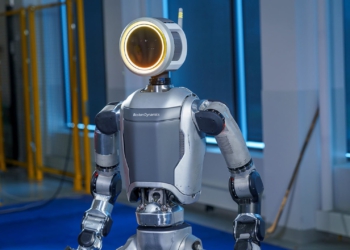 Boston Dynamics Atlas chạy điện vận hành tự động toàn diện trong dây chuyền sản xuất