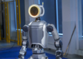 Boston Dynamics Atlas thế hệ mới chính thức vận hành tự động trong dây chuyền sản xuất ô tô thực tế