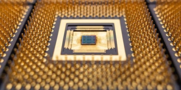 Cổ phiếu chip AI bị bán tháo mạnh bất chấp nền tảng thị trường vẫn vững chắc