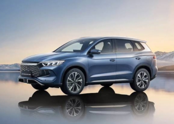 Thị trường ô tô Việt Nam trước bước ngoặt điện hóa tháng 10: Khi 14 mẫu xe xanh ép động cơ đốt trong truyền thống vào thế thoái trào
