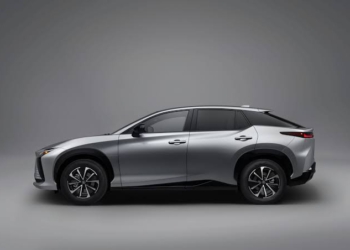 Lexus tái định hình phân khúc SUV điện hạng sang với mẫu 2027 RZ trang bị cổng sạc NACS và hộp số ảo tám cấp M Mode
