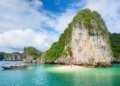 Sắc xanh ngọc bích và nhịp thu êm đềm trên vịnh Lan Hạ tháng 10 mở ra hành trình chữa lành nguyên bản giữa di sản Cát Bà