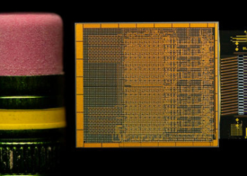 Kiến trúc quang học Intel OCI bứt phá giới hạn băng thông bán dẫn với tốc độ 4 Tbps